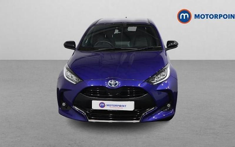 Used Toyota Yaris Hybrid 116 HP (85 kW) 2021 Blue Hatchback
