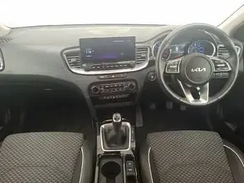 Used Kia Ceed 138 HP (101 kW) 2025 Silver Hatchback