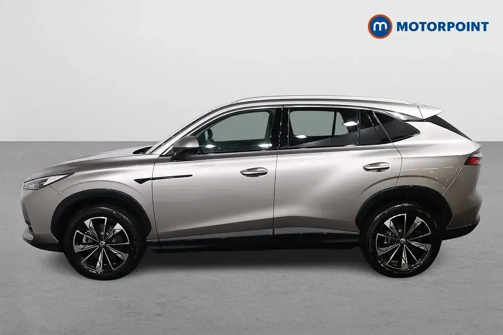 Usado MG HS SE 224 HP (164 kW) 2025 Prateado SUV