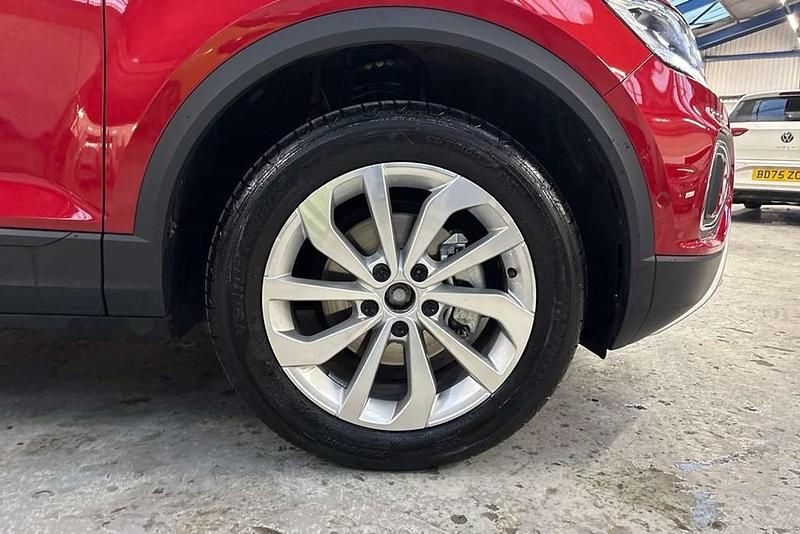 Used VW T-Roc Match 115 HP (84 kW) 2025 Red SUV
