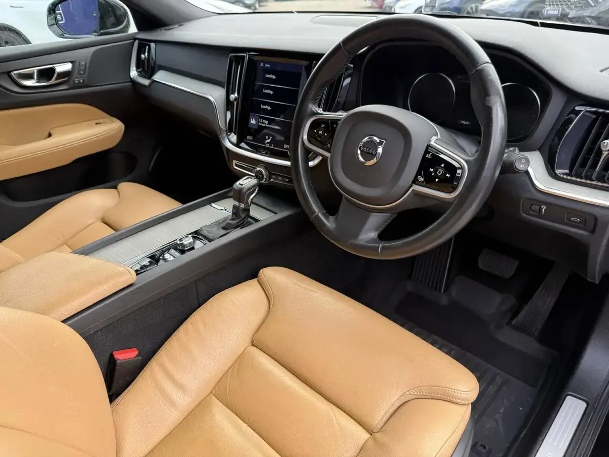 Used Volvo V60 Inscription 147 HP (108 kW) 2019 Black Estate