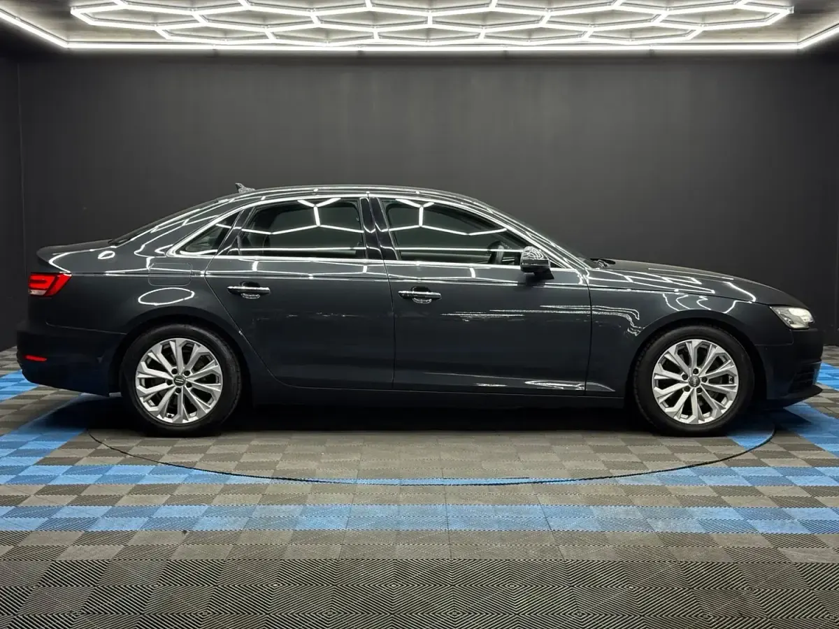 Used Audi A4 2016 Grey Sedan