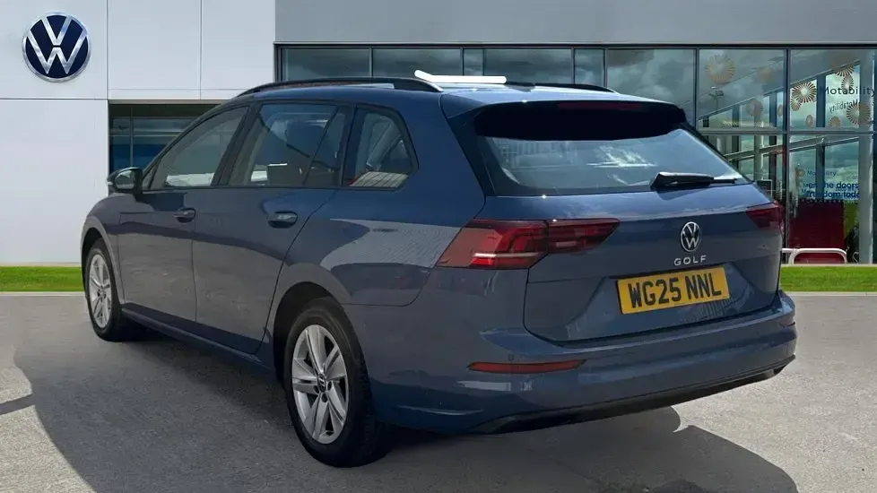 Used VW Golf VIII Life 150 HP (110 kW) 2025 Anemone blue metallic
