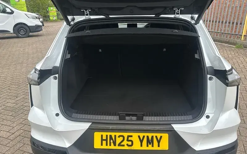 Used Renault Symbioz Techno Esprit Alpine 143 HP (105 kW) 2025 White SUV