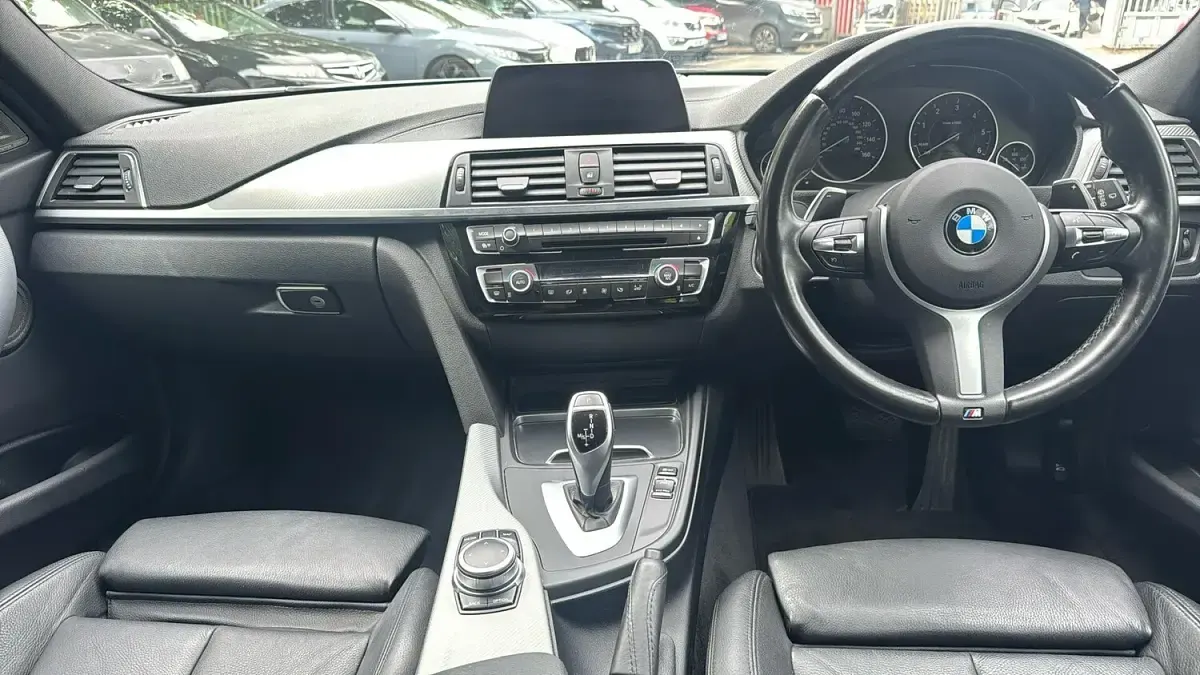 Used BMW 320 M Sport 190 HP (139 kW) 2019 Alpine white Estate