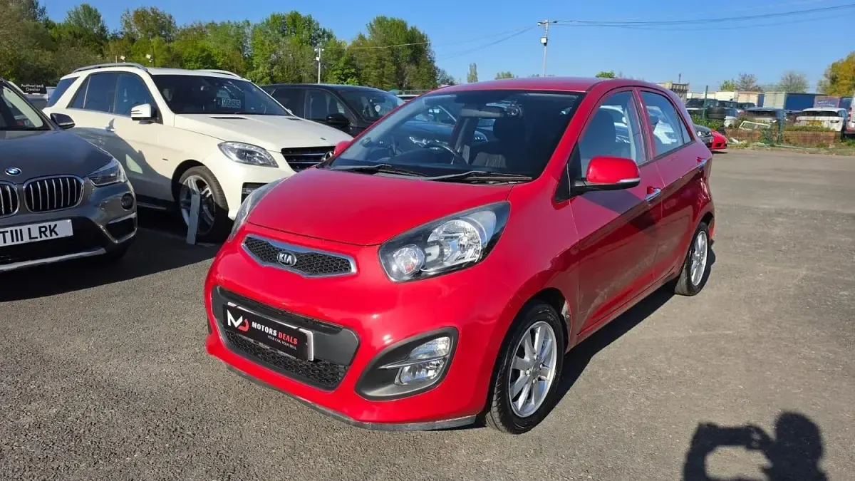 Used Kia Picanto 84 HP (61 kW) 2014 Red Hatchback