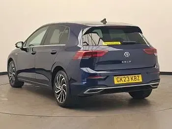 Begagnad VW Golf VIII Edition 150 HK (110 kW) 2023 Blå Halvkombi