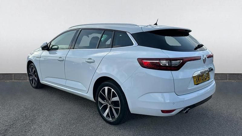 Used Renault Mégane GrandTour Iconic 115 HP (84 kW) 2020 White Estate