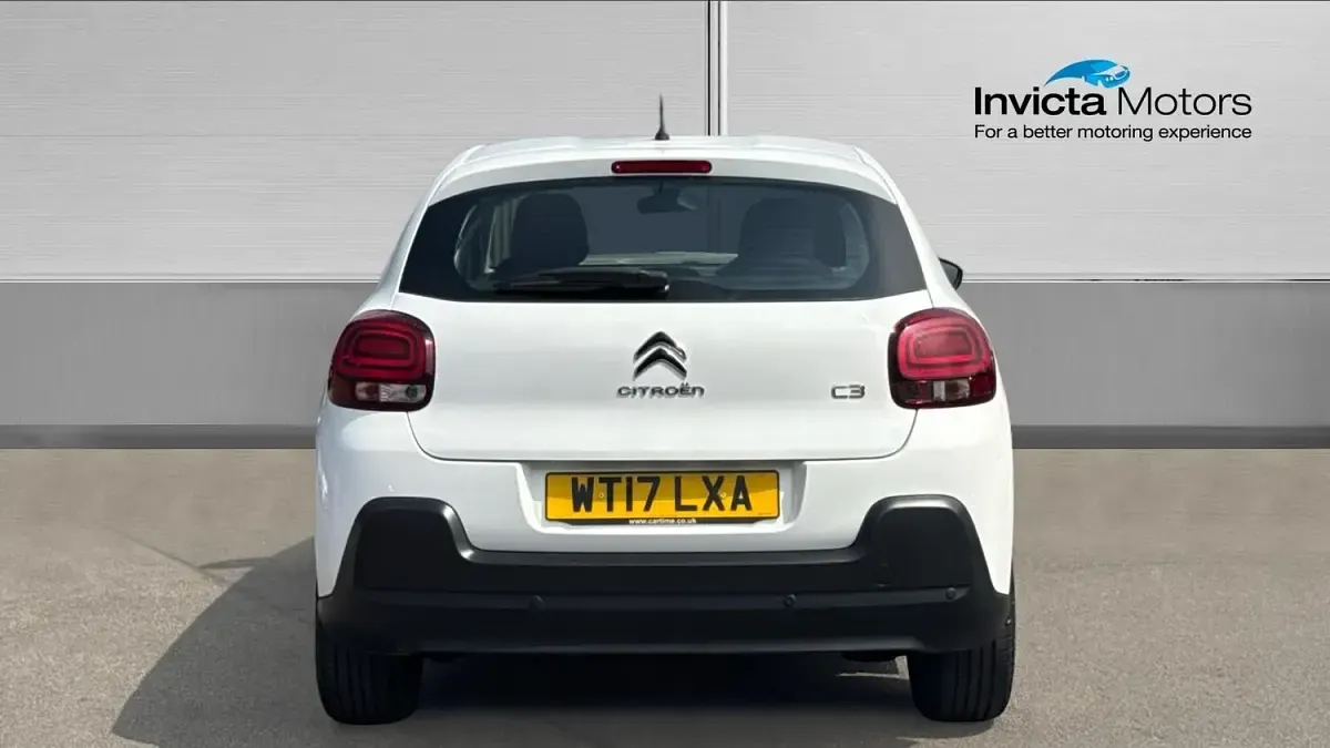 Used Citroën C3 PureTech 82 HP (60 kW) 2017 Bianca white gloss Hatchback