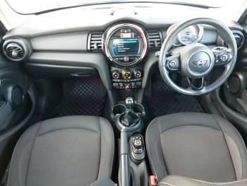 Used Mini ONE 102 HP (75 kW) 2018 Blue Hatchback