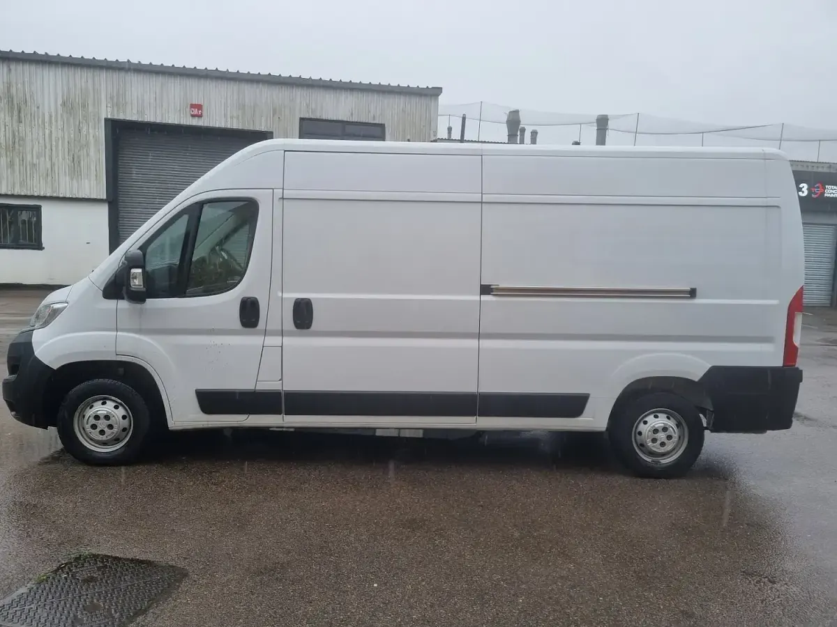 Used Citroën Relay 140 HP (102 kW) 2022 White Van