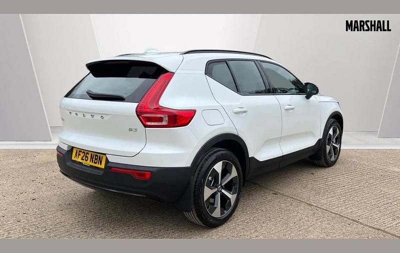 Used Volvo XC40 Plus 161 HP (118 kW) 2026 White SUV