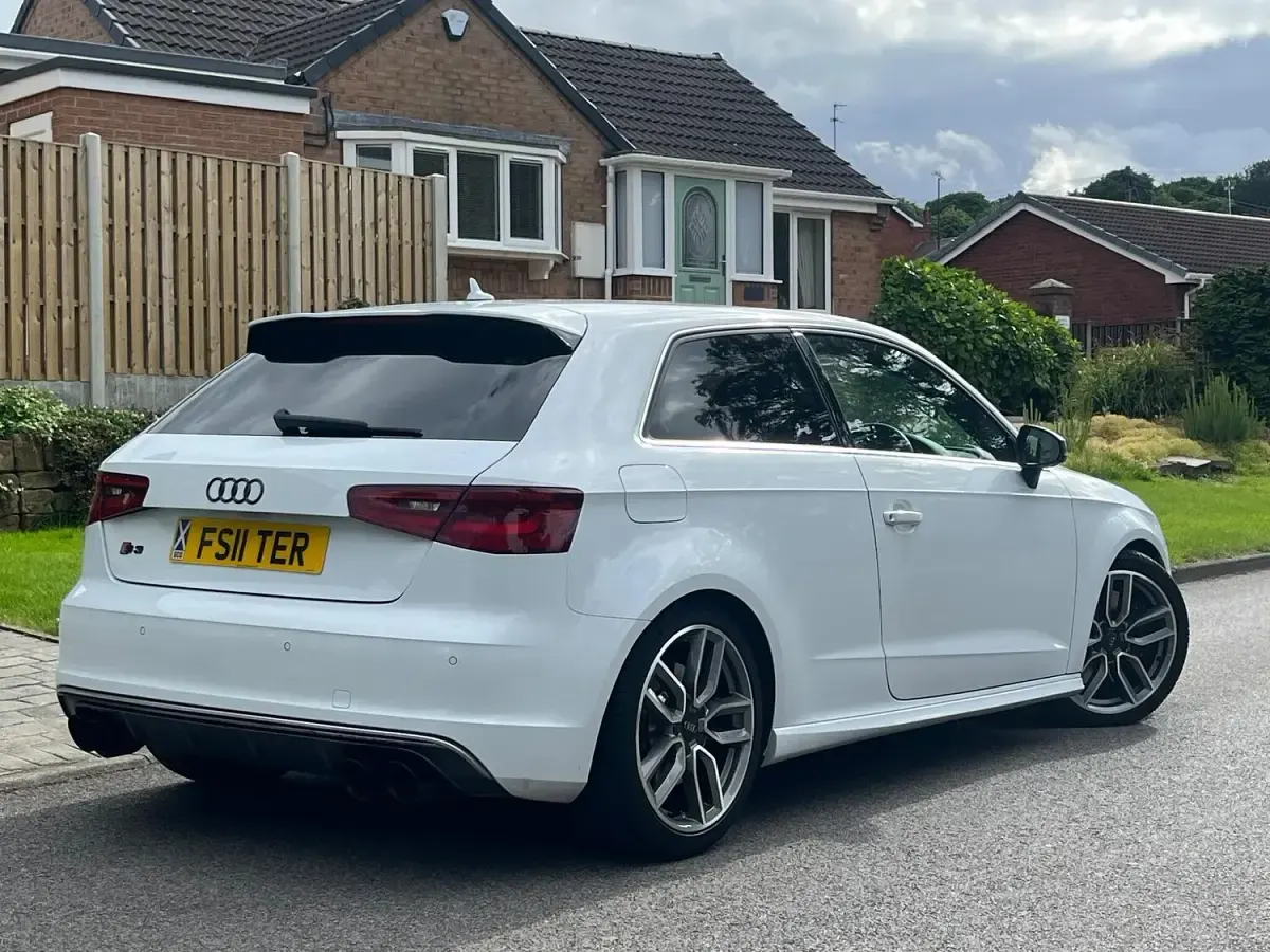 Used Audi S3 Sportback Advanced 300 HP (220 kW) 2015 White Hatchback