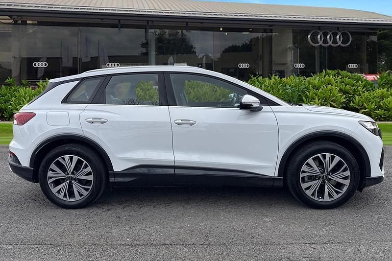 Used Audi Q4 e-tron Sport 210 kW (286 HP) 2024 White SUV