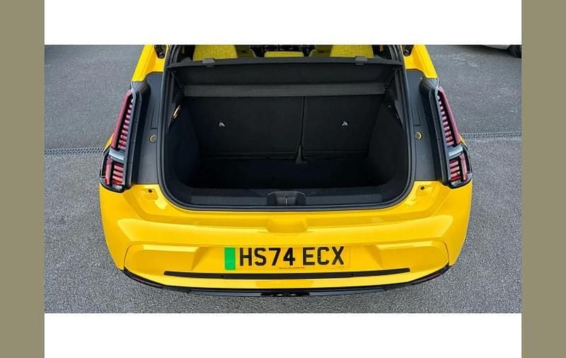 Used Renault R5 Iconic 110 kW (150 HP) 2024 Other Hatchback