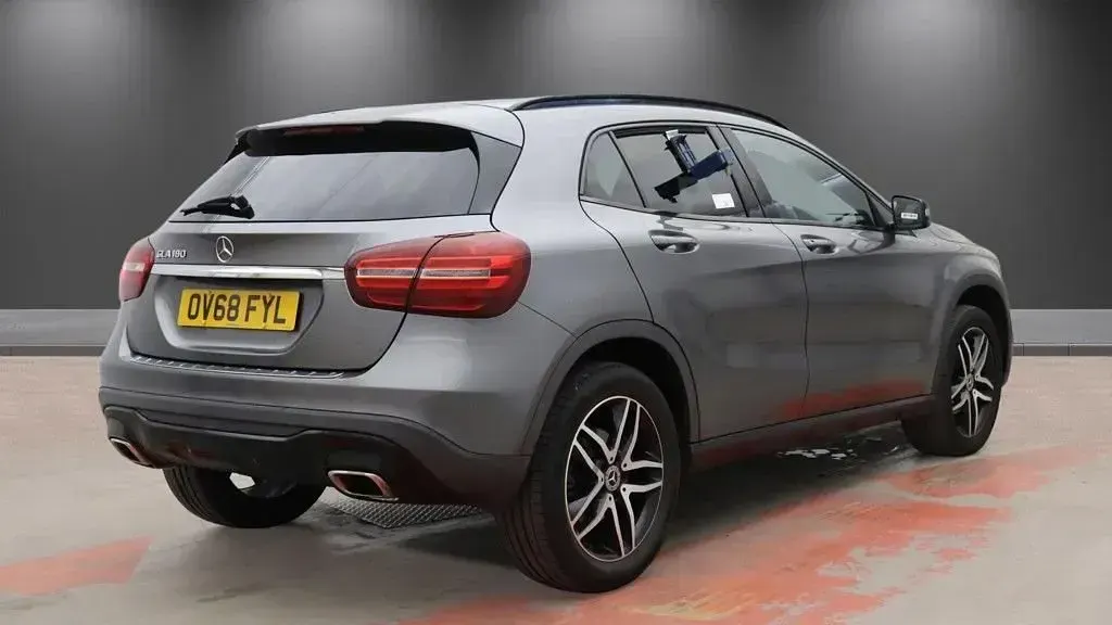 Used Mercedes GLA180 Urban 122 HP (89 kW) 2018 Grey SUV