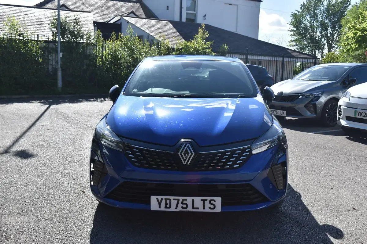Used Renault Clio V Techno 143 HP (105 kW) 2026 Hatchback