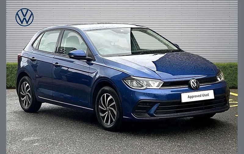 Used VW Polo Life 95 HP (69 kW) 2023 Blue Hatchback