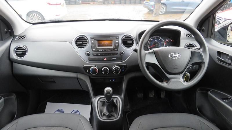 Used Hyundai i10 2018 Grey Hatchback