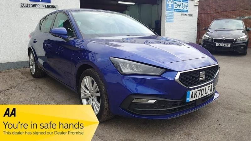 Begagnad Seat Leon SE Dynamic 130 HK (95 kW) 2020 Blå Halvkombi