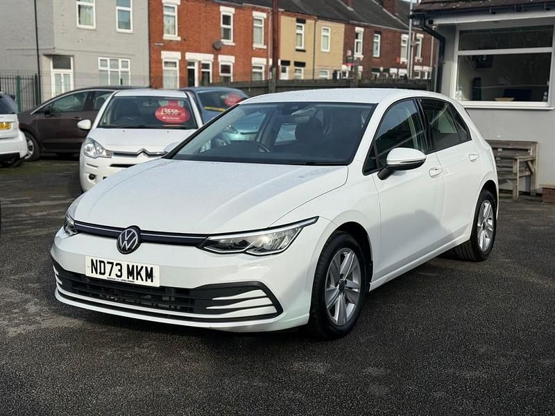 Used VW Golf VIII Life 130 HP (95 kW) 2023 White Hatchback