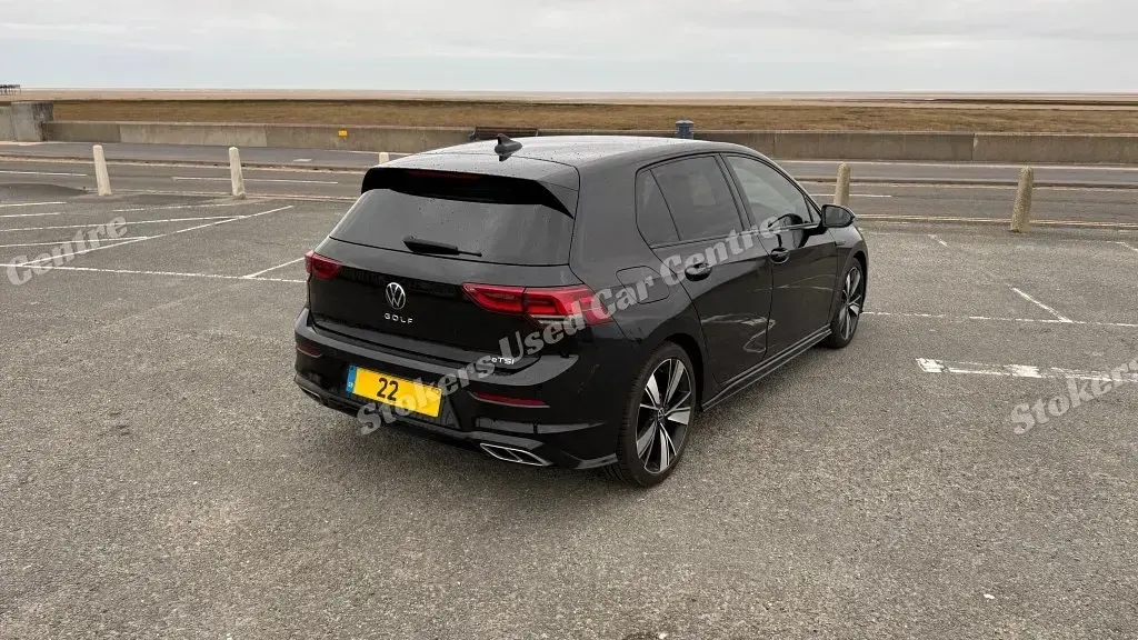 Gebraucht VW Golf VIII R-line 2022 Schwarz Kleinwagen
