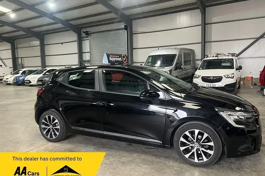 Used Renault Clio Evolution 90 HP (66 kW) 2022 Black Hatchback