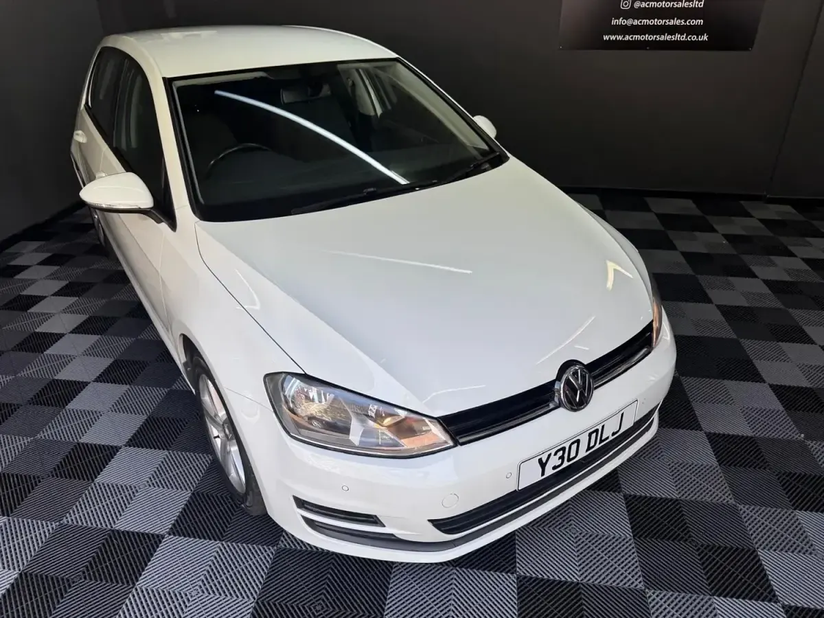 Usado VW Golf VII Match 2015 Branco Citadino