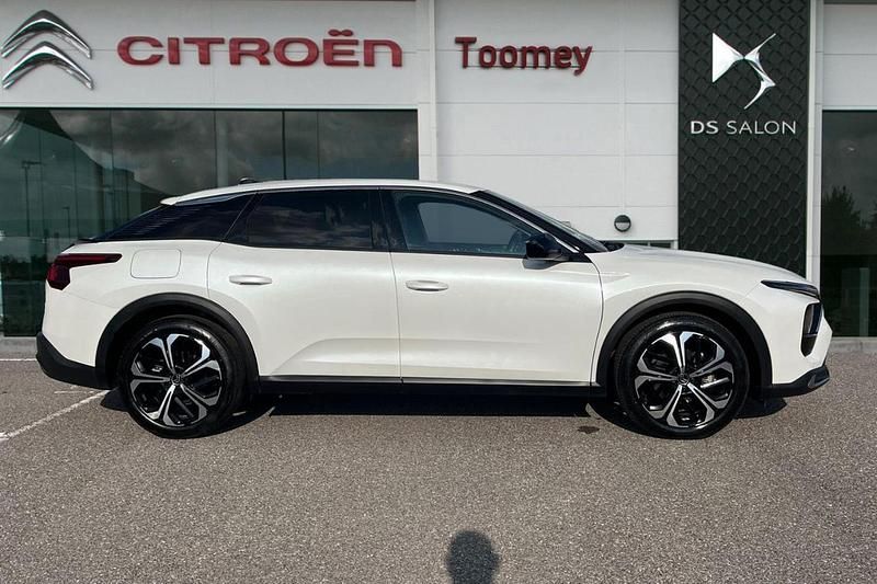 White Used 2024 Citroën C5 X PureTech Hatchback | £20,490 (A bit pricey) - Image 1/4