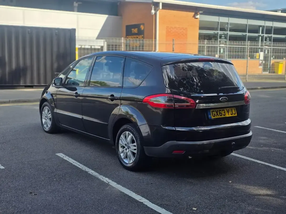 Used Ford S-MAX Zetec 2013 Black MPV