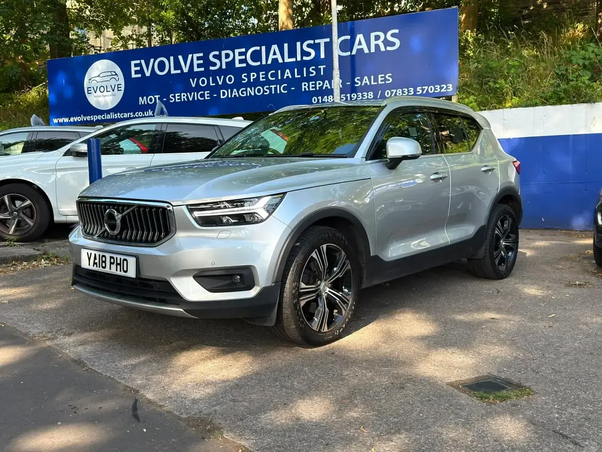 Used Volvo XC40 Inscription 190 HP (139 kW) 2018 Silver SUV