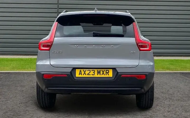 Usado Volvo XC40 Plus 163 HP (119 kW) 2026 SUV