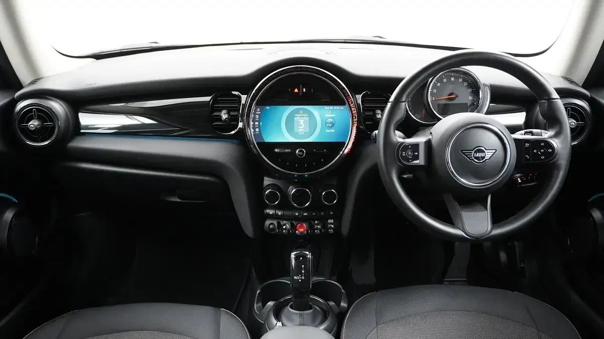 Used Mini Cooper Classic 134 HP (98 kW) 2023 Black Hatchback
