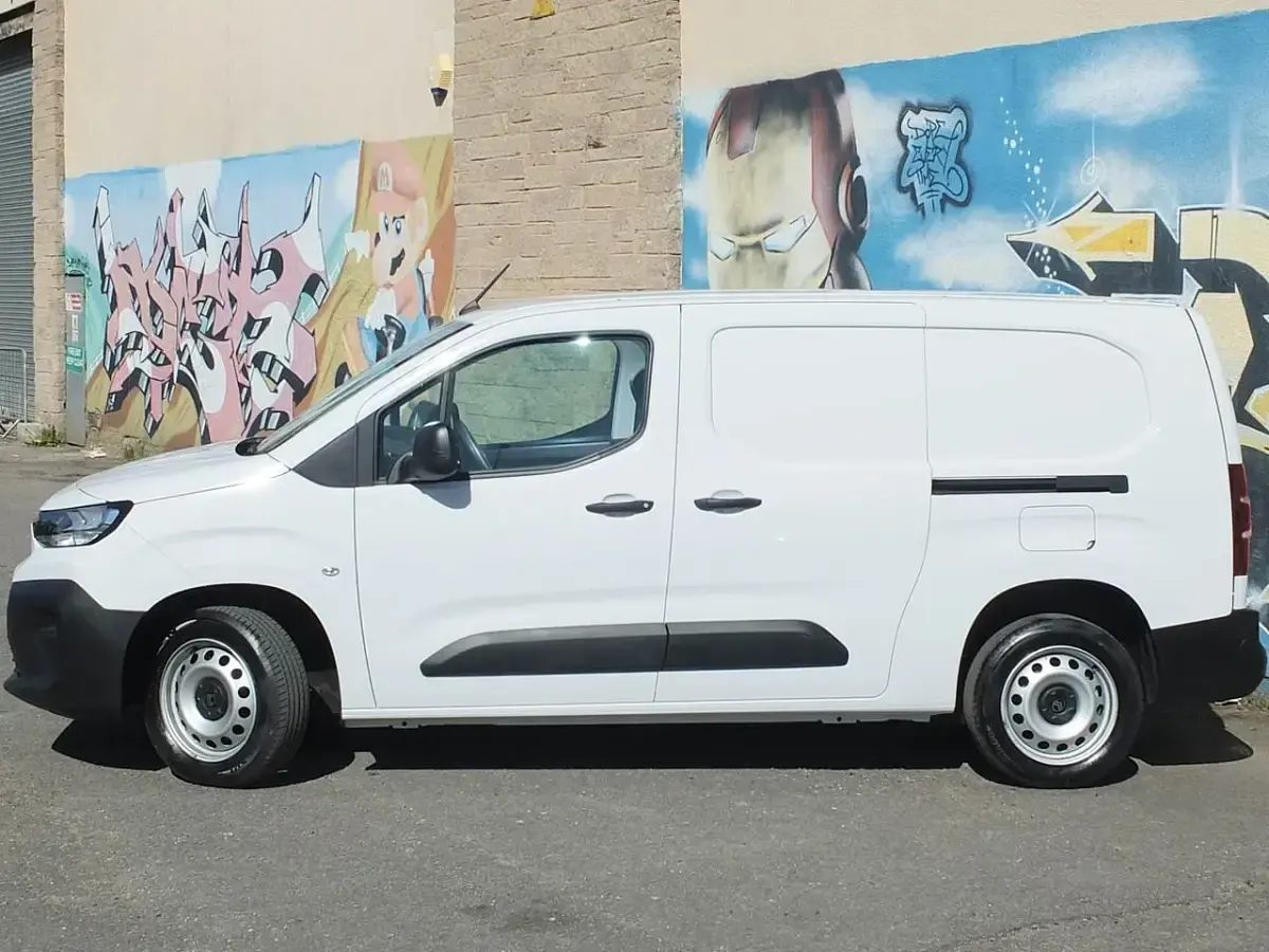 Begagnad Citroën Berlingo 100 HK (73 kW) 2025 Vit Minibuss
