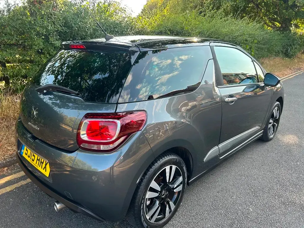 Used Citroën DS3 90 HP (66 kW) 2015 Grey Hatchback