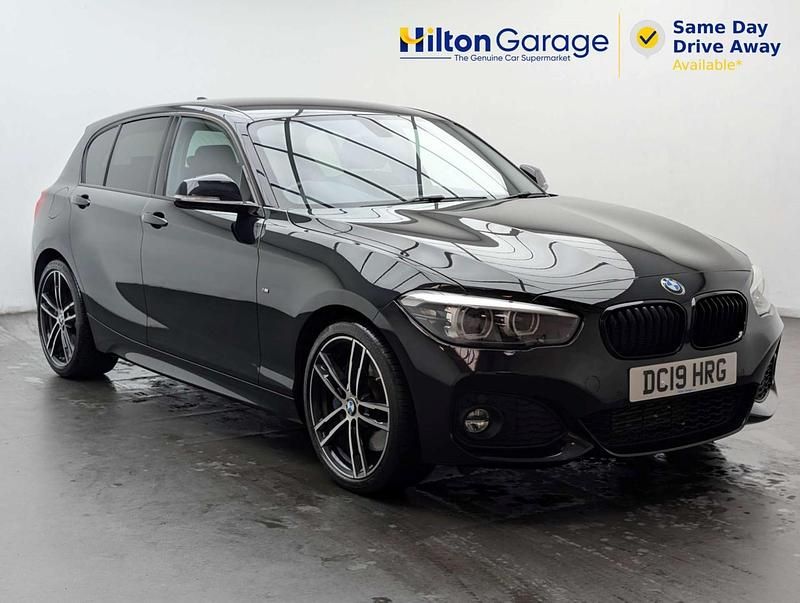 Begagnad BMW 120 M Sport 2019 Svart Halvkombi