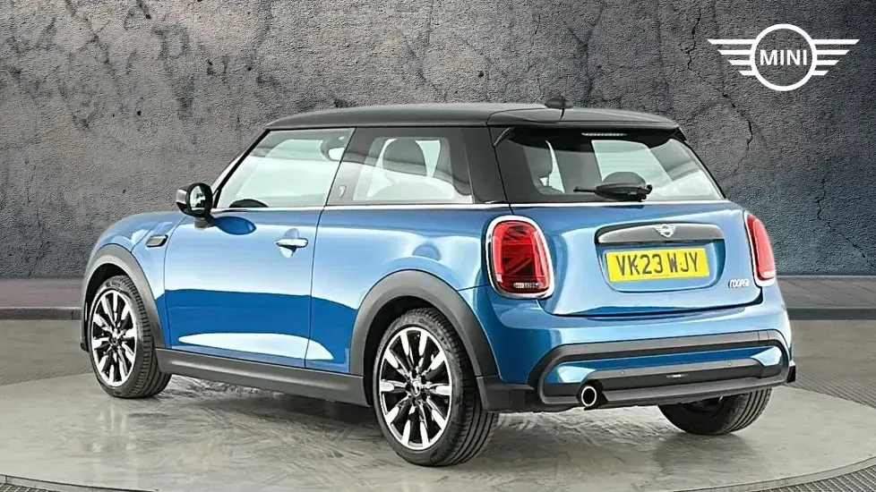 Used Mini Cooper Exclusive 134 HP (98 kW) 2023 Blue Hatchback