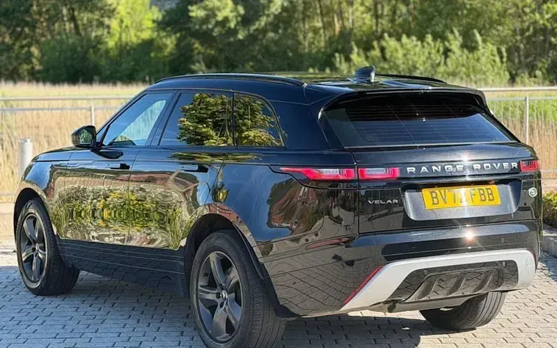 Used Land Rover Range Rover Velar R-Dynamic 204 HP (150 kW) 2022 Black SUV