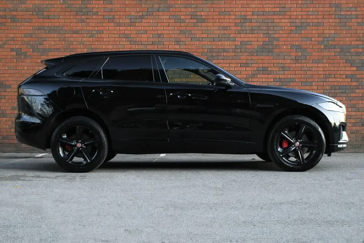 Usado Jaguar F-Pace Supercharged 380 HP (279 kW) 2017 Preto SUV