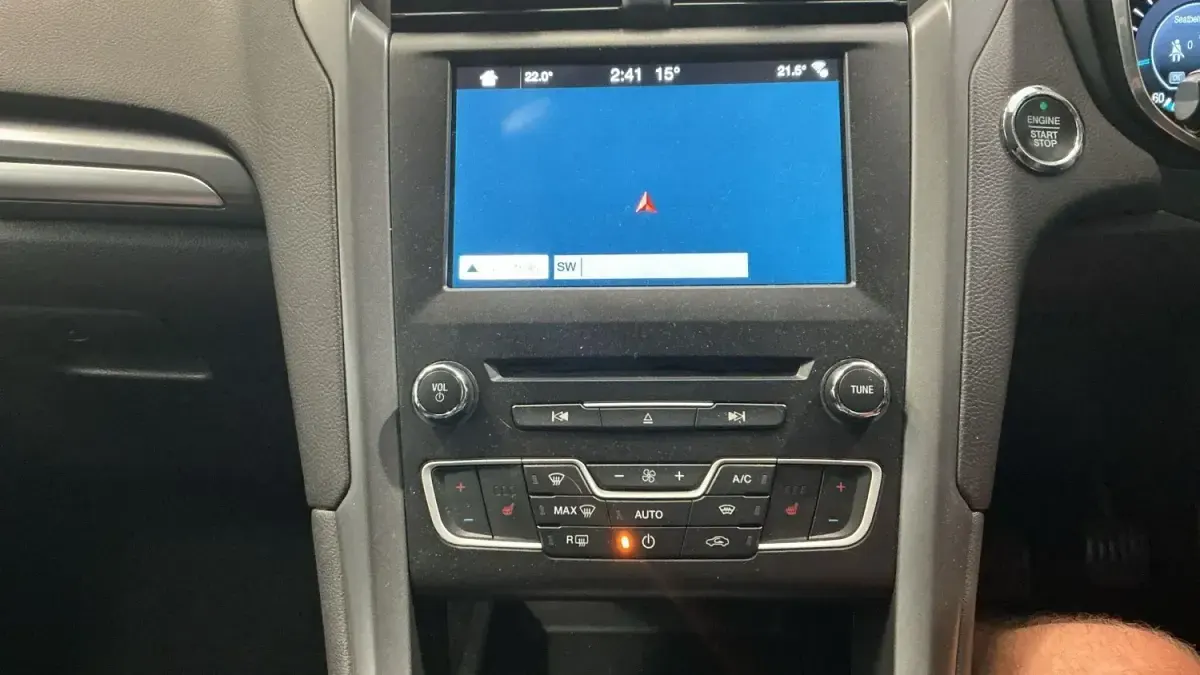 Używany Ford Mondeo Titanium 150 KM (110 kW) 2018 Biały Hatchback