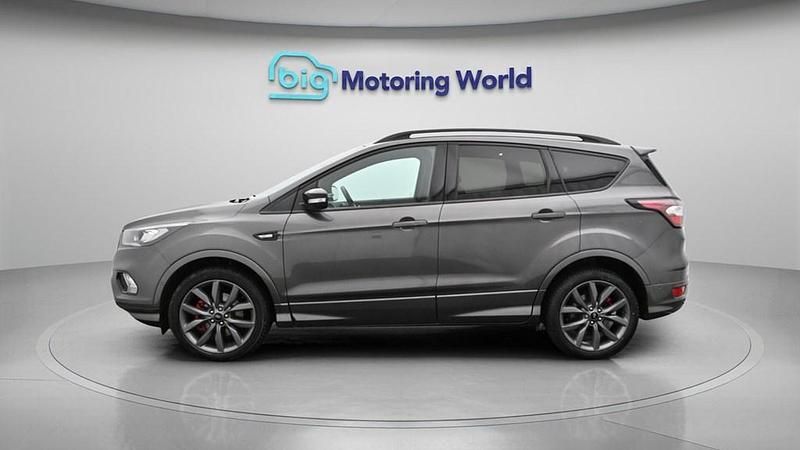 Usado Ford Kuga ST-Line 150 HP (110 kW) 2019 Cinzento SUV