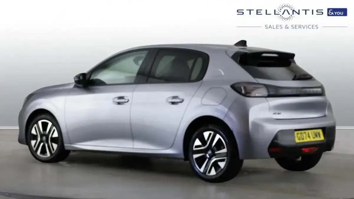 Gebraucht Peugeot 208 Allure 99 PS (72 kW) 2025 Grau Kleinwagen
