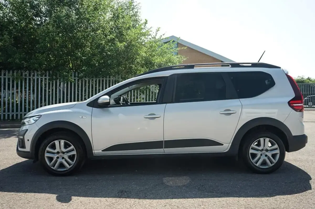 Used Dacia Jogger Comfort 108 HP (79 kW) 2022 Grey MPV