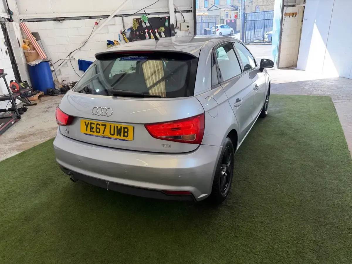 Used Audi A1 Sportback Comfort 116 HP (85 kW) 2017 Silver Hatchback