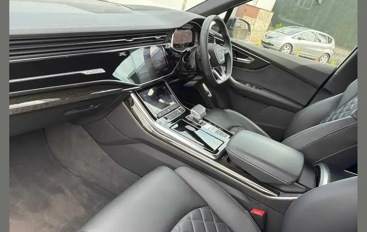Used Audi SQ7 Comfort 507 HP (372 kW) 2025 Grey SUV