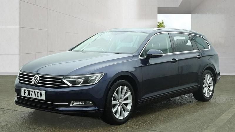 Used VW Passat Business 120 HP (88 kW) 2017 Atlantic blue Estate