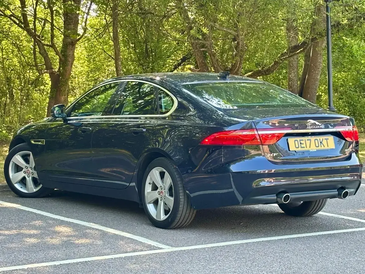 Used Jaguar XF Portfolio 300 HP (220 kW) 2017 Blue Sedan