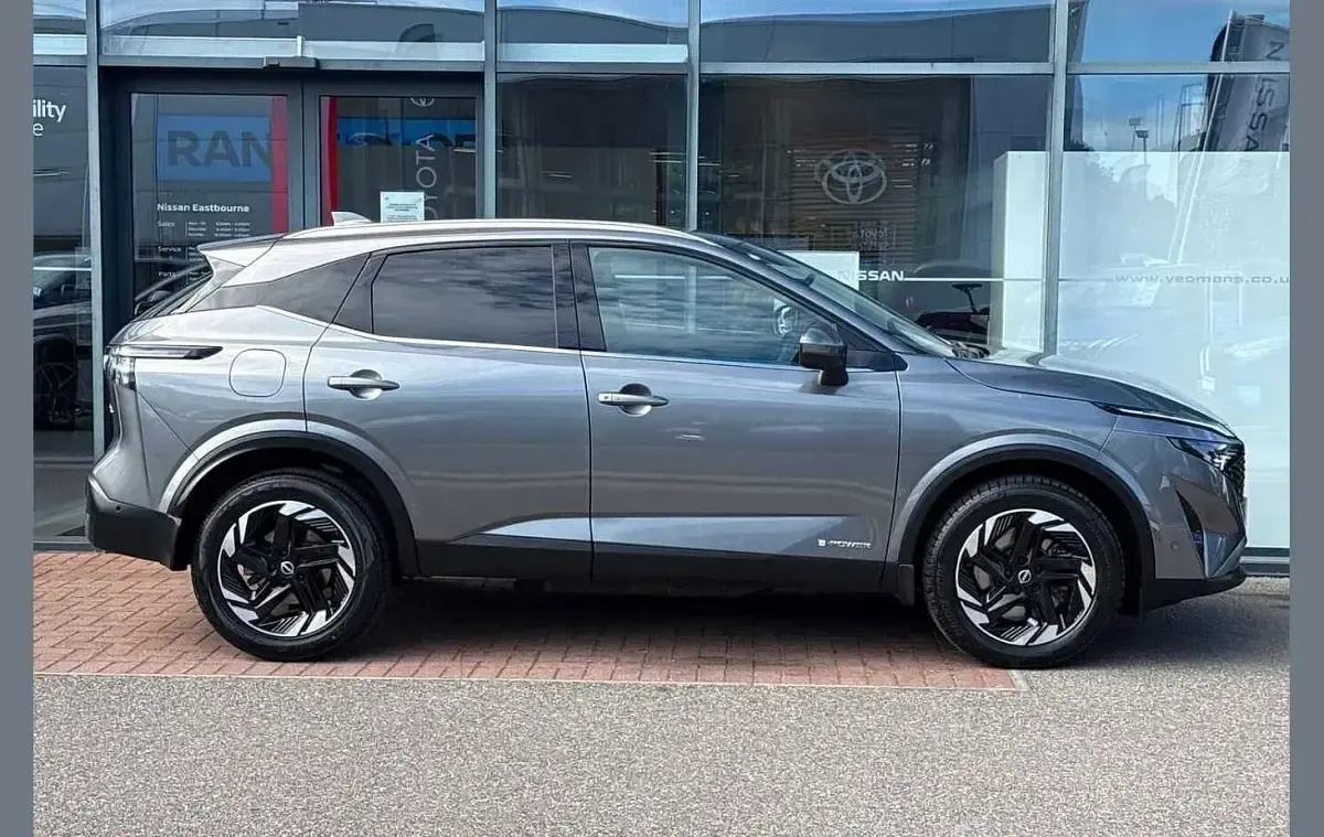 Used Nissan Qashqai N-Connecta 190 HP (139 kW) 2025 Grey SUV