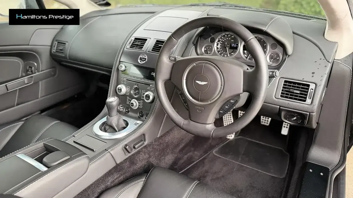Used Aston Martin V8 Vantage 420 HP (308 kW) 2011 Silver Coupe