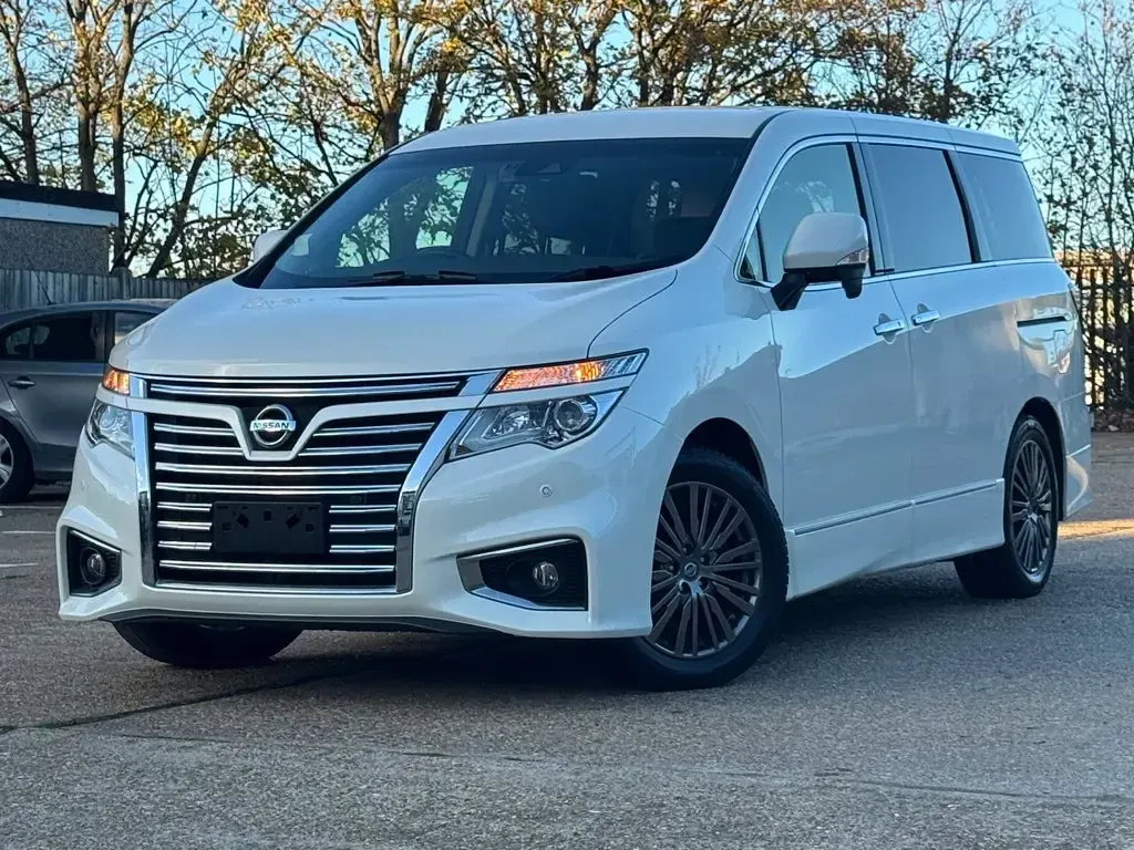 Used Nissan Elgrand S 2026 White MPV
